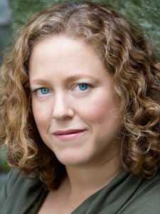 Caroline Leavitt interviews Kim Brooks, author of <i>The Houseguest</i>